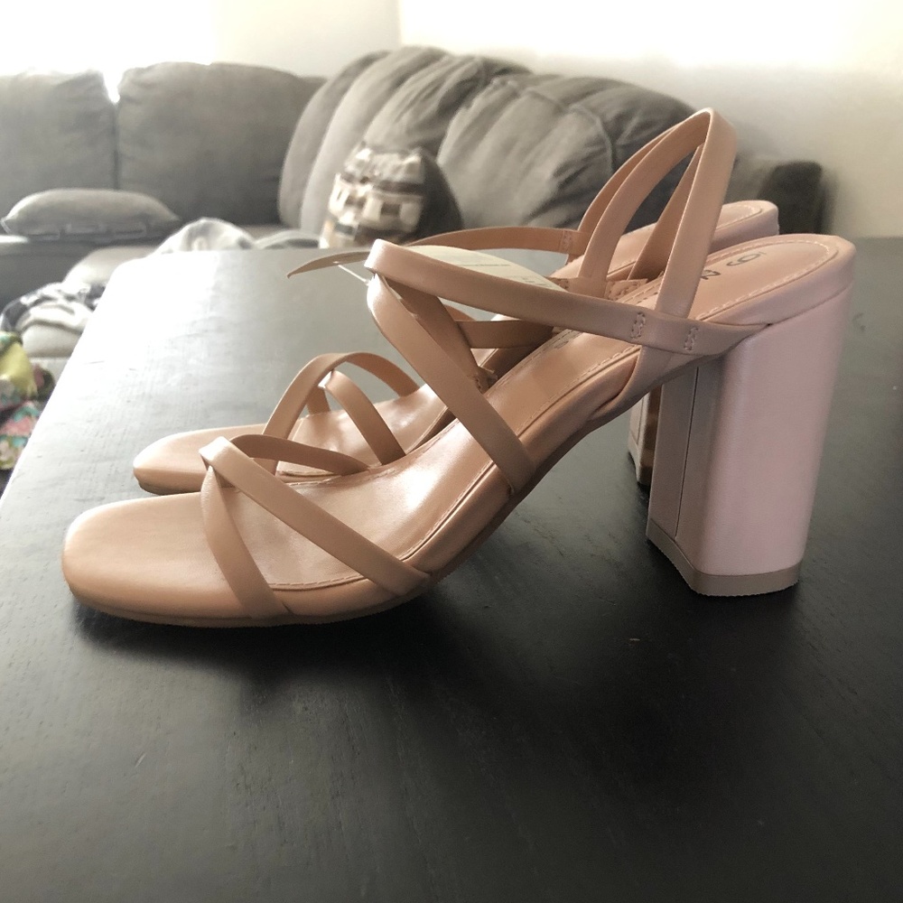 No Boundaries Nude Heels NWT